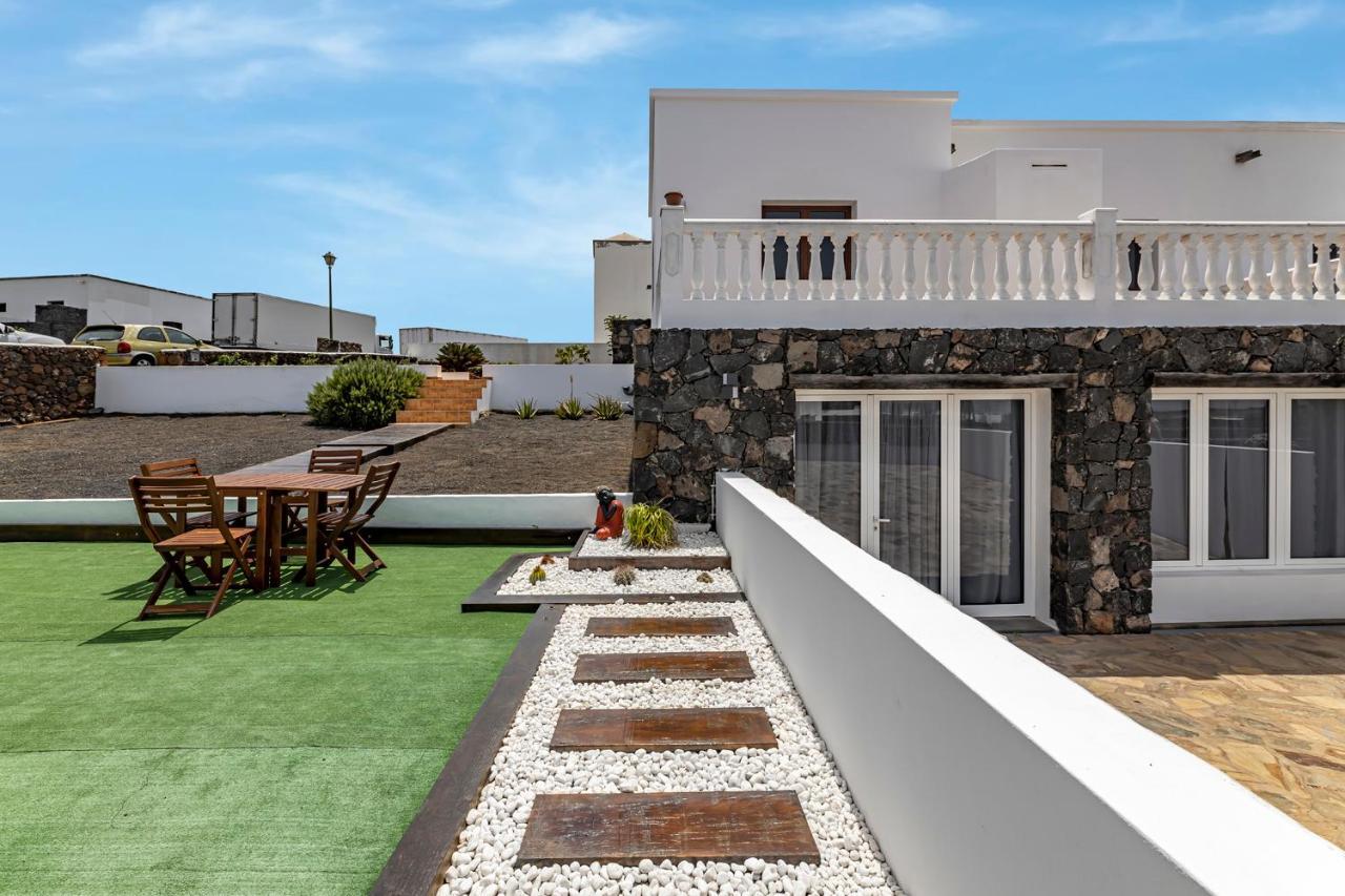 La Malvasía Tinajo Exterior foto